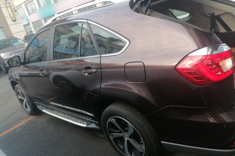 比亚迪S7 2016款 2.0T 自动尊贵型Plus车身外观4