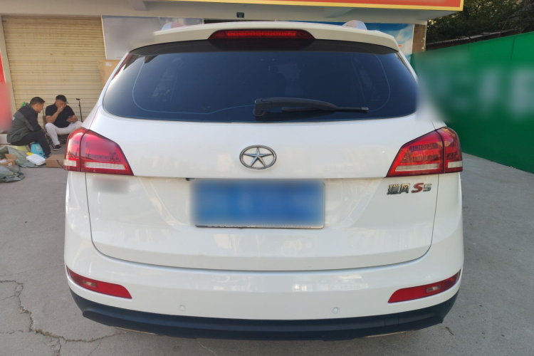 江汽集团 瑞风S5 2013款 2.0T 手动尊享版车身外观6