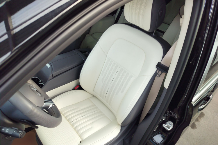 奔驰V级 2024款 V 300 L 长轴距尊贵版局部细节19