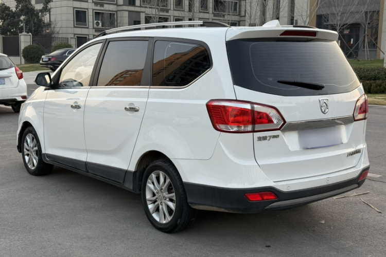 宝骏730 2014款 1.5L 手动舒适型 7座车身外观6005