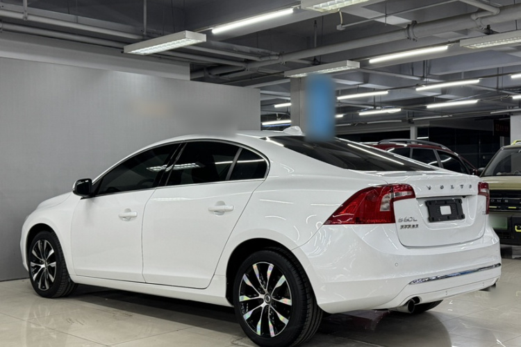 沃尔沃S60 2019款 S60L 改款 T5 智进进阶版车身外观6005