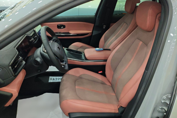 蔚来EC6 2020款 440KM 签名版中控内饰19