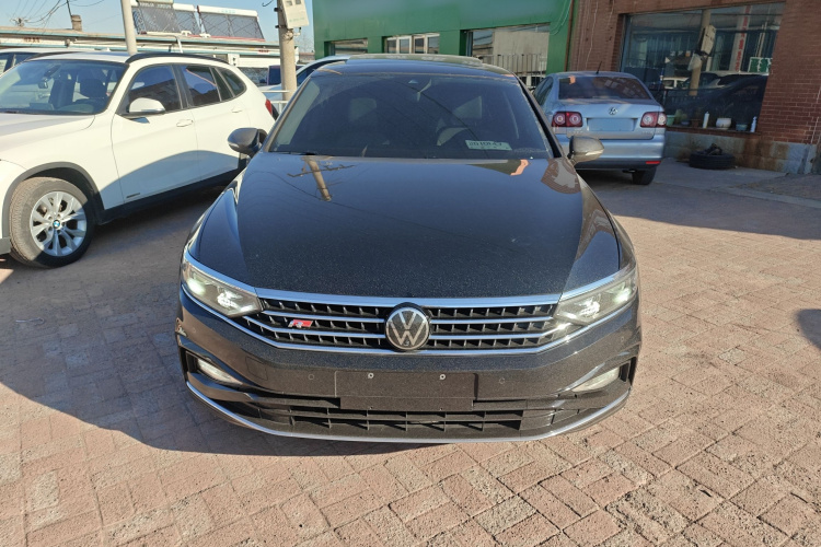 大众 迈腾 2023款 200万辆纪念版 380TSI DSG旗舰型车身外观2