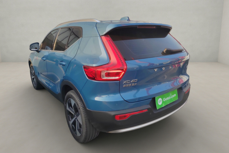 沃尔沃XC40 2023款 B4 四驱智远豪华版车身外观5