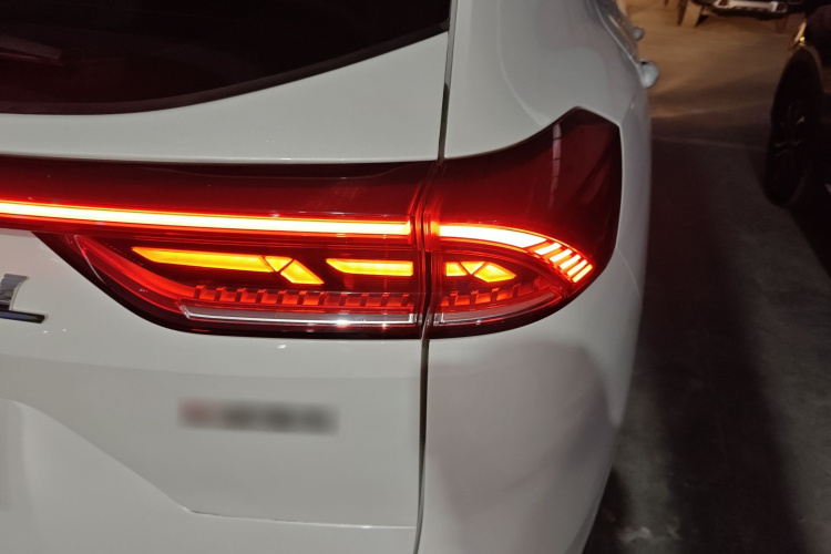 哈弗H6 2023款 国潮版 1.5T 自动都市版车身外观9