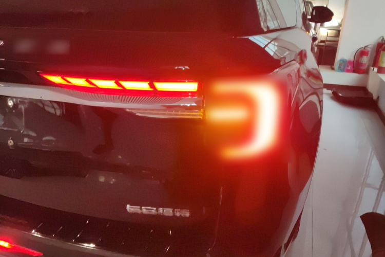 福特 探险者 2023款 EcoBoost 285 后驱风尚版 6座车身外观9