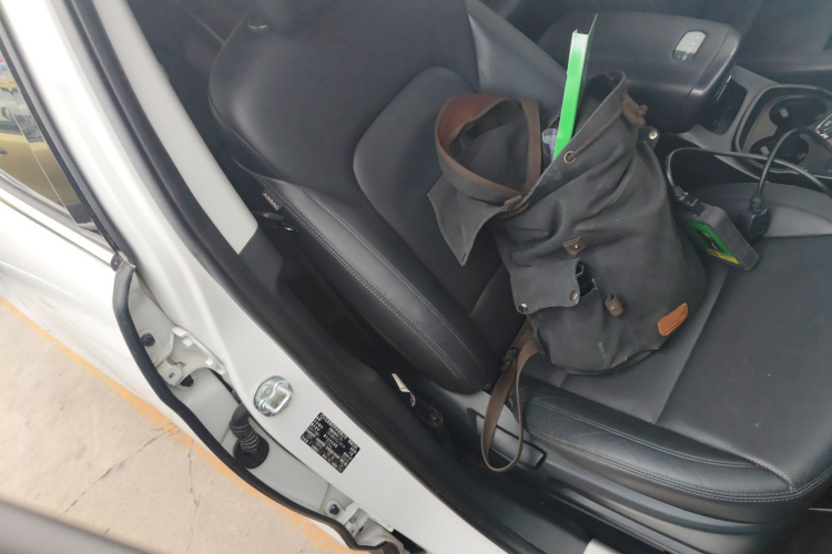 现代 胜达 2015款 2.0T 自动四驱智能型 7座局部细节41