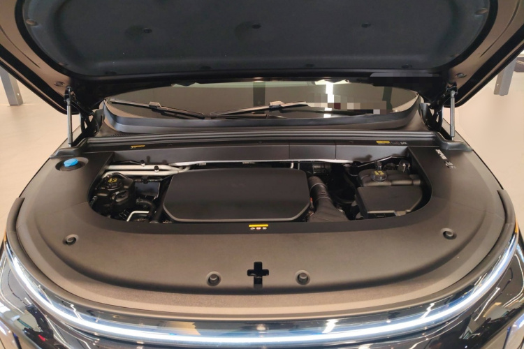 理想汽车 理想L6 2024款 Pro机舱底盘24