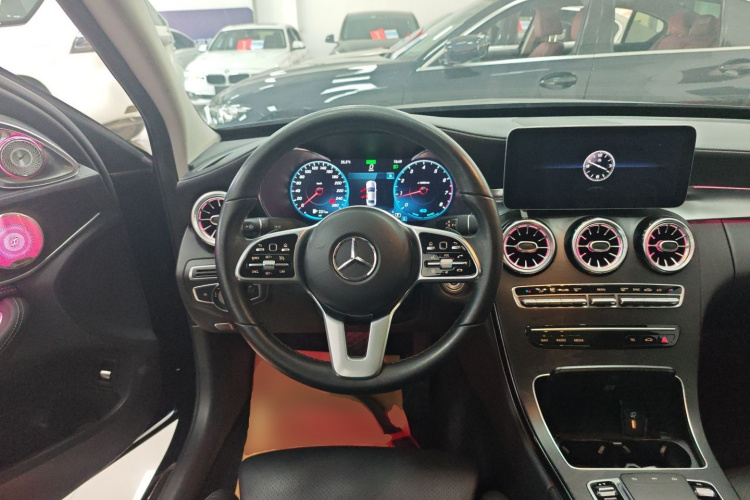 奔驰C级 2019款 改款 C 260 L 运动版局部细节13