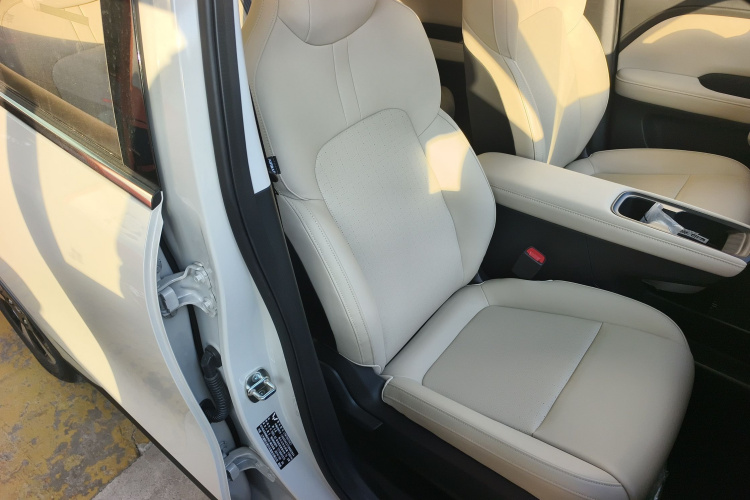 五菱汽车 五菱缤果PLUS 2024款 330km 五座版局部细节41