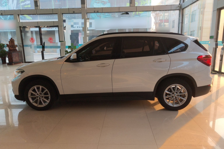 宝马X1 2019款 sDrive18Li 时尚型车身外观6003