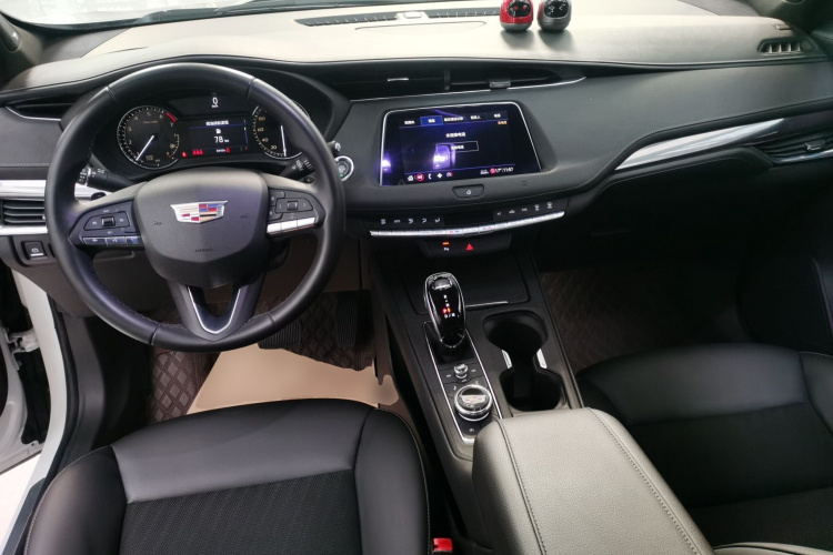 凯迪拉克XT4 2020款 改款 28T 两驱技术型中控内饰12