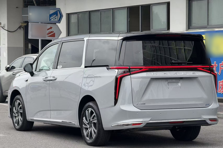 上汽大通MAXUS 大家9 2024款 超混 长续航森林版 七座车身外观6001