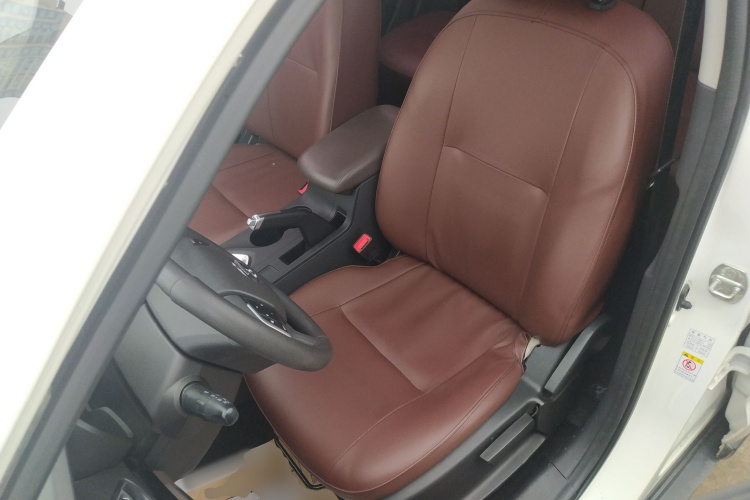 广汽传祺 传祺GS4 2015款 200T G-DCT精英版中控内饰19