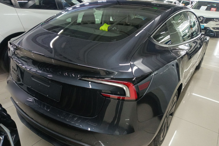 特斯拉 Model 3 2025款 改款 后轮驱动版车身外观7