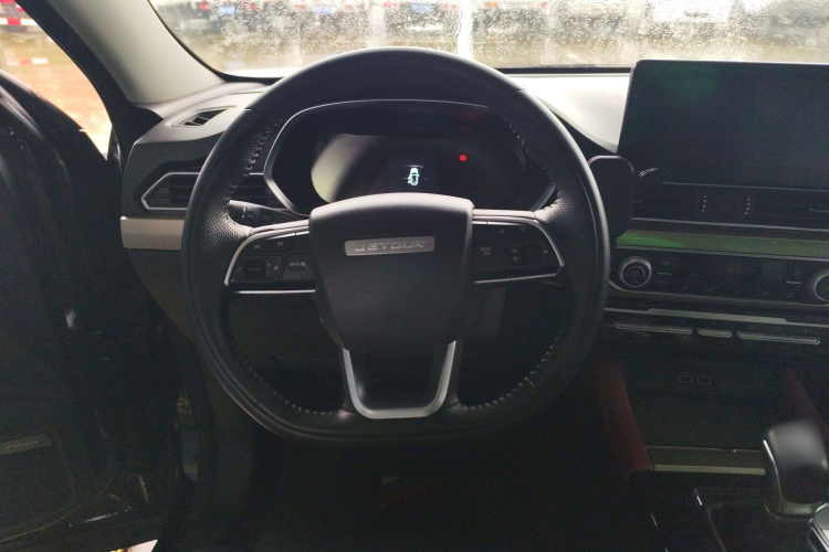 捷途X70 2023款 1.5T 手动超越版 7座中控内饰13
