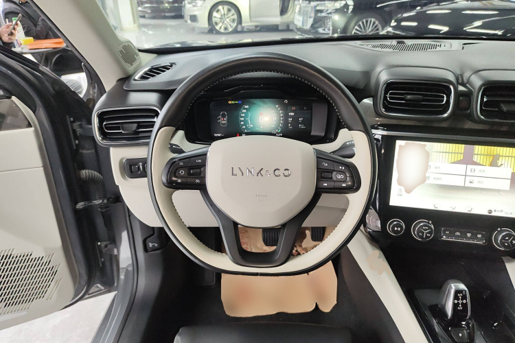 领克02 2019款 高能版 2.0T 自动两驱耀版 国VI中控内饰13