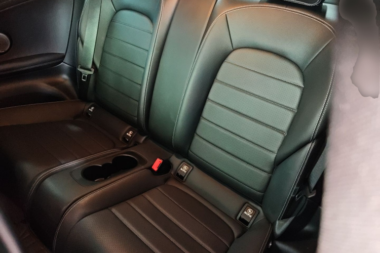 奔驰C级(进口) 2020款 C 260 轿跑车中控内饰21