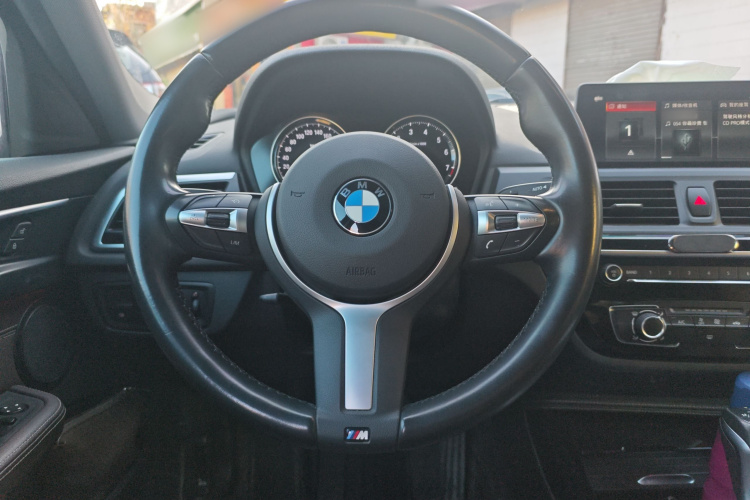 宝马1系 2019款 118i M运动套装中控内饰13