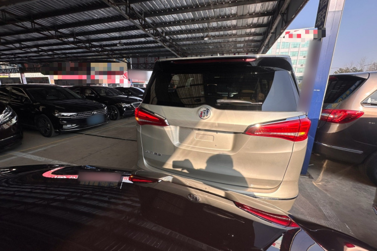 别克GL8 2017款 ES 28T 豪华型 国V车身外观6