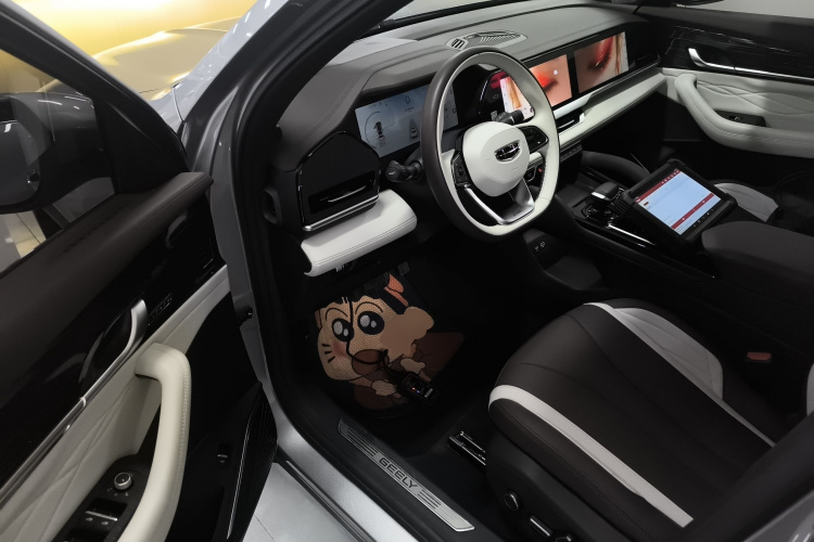 吉利汽车 星越L 2021款 2.0TD DCT EVO两驱尊贵型中控内饰20