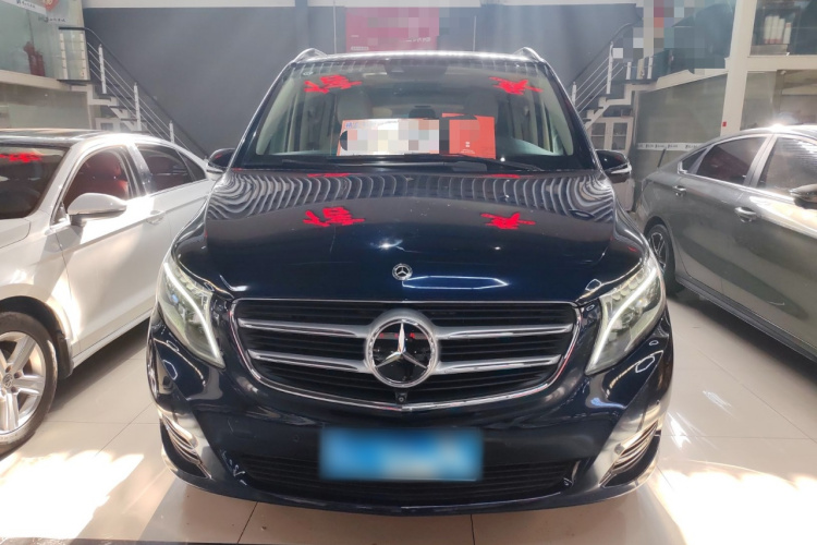 奔驰V级 2017款 V 260 L 尊贵加长版车身外观6001