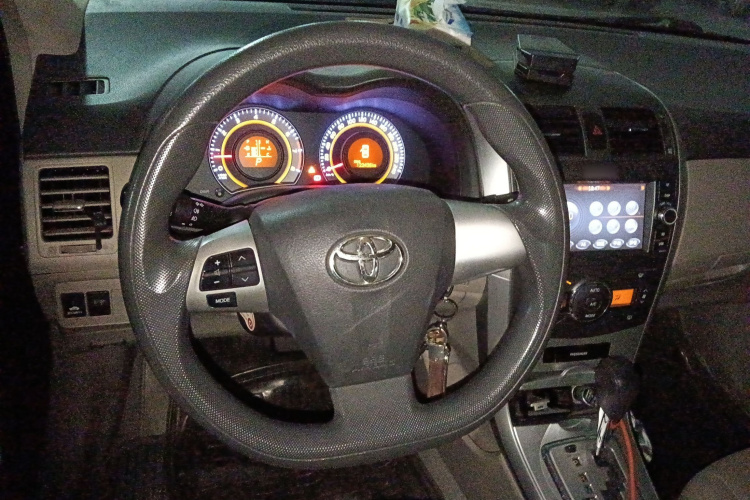 丰田 卡罗拉 2012款 炫装版 1.8L CVT GL-i中控内饰13