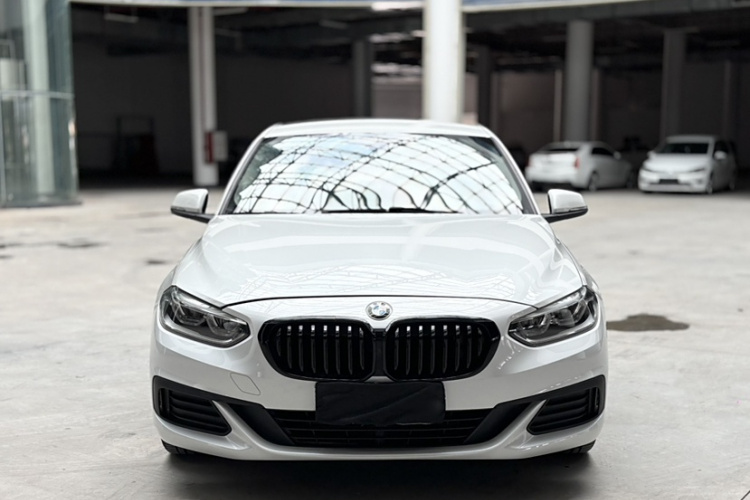 宝马1系 2020款 120i 时尚型车身外观6004