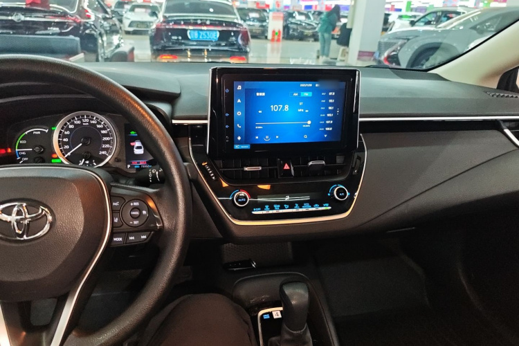 丰田 卡罗拉 2021款 双擎 1.8L E-CVT精英版中控内饰12