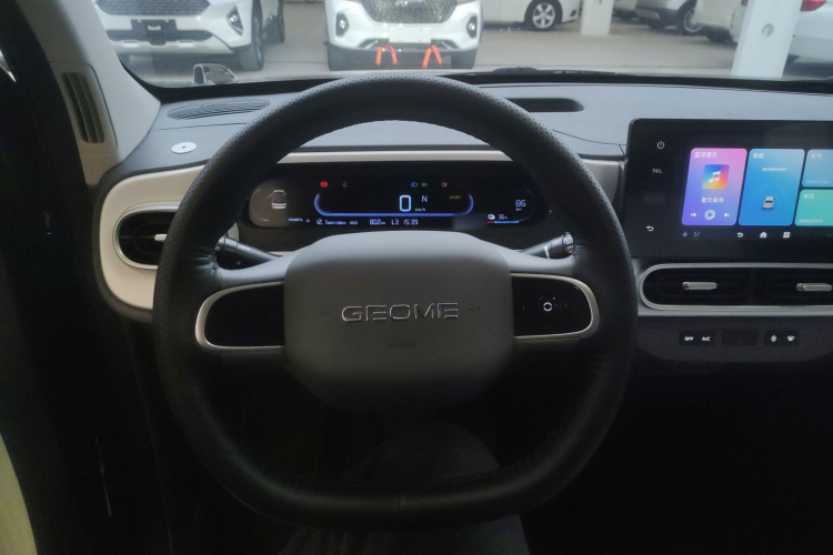 吉利银河 2025款 210km 熊猫卡丁中控内饰13