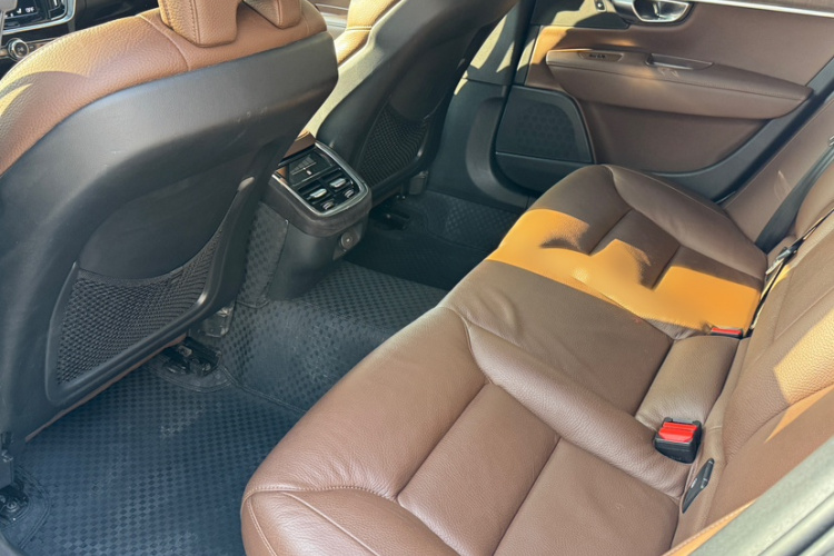 沃尔沃V90 2021款 Cross Country B5 AWD 智远版中控内饰7011