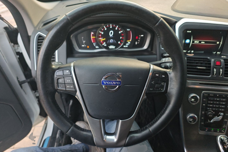 沃尔沃XC60 2016款 T5 AWD 智远版中控内饰13