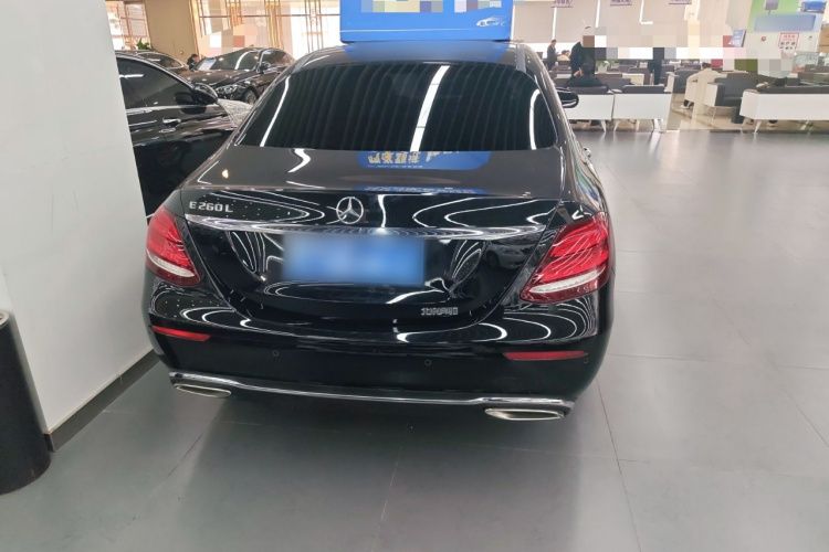 奔驰E级 2020款 改款 E 260 L车身外观6006