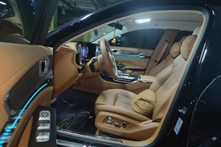 红旗H9 2025款 2.0T 两驱旗享豪华商务版 5座中控内饰20