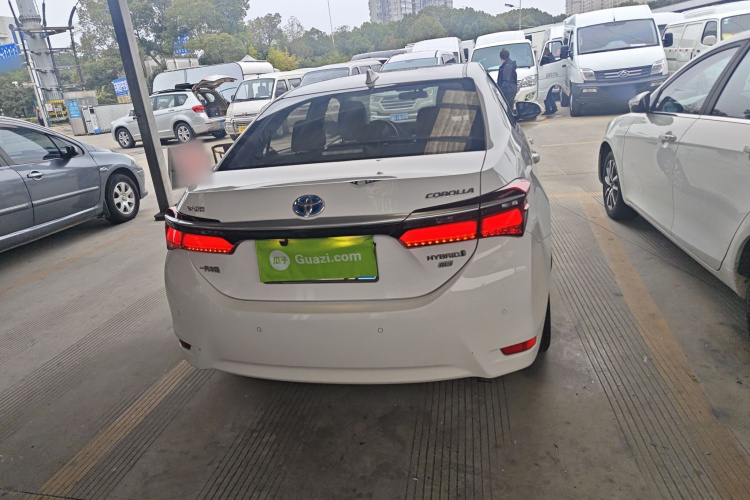 丰田 卡罗拉 2017款 改款双擎 1.8L E-CVT精英版车身外观6