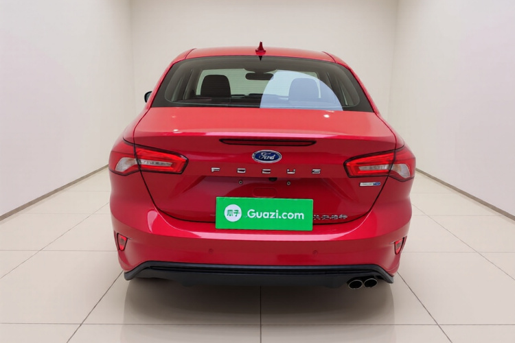 福特 福克斯 2020款 三厢 EcoBoost 180 自动锋潮型车身外观6