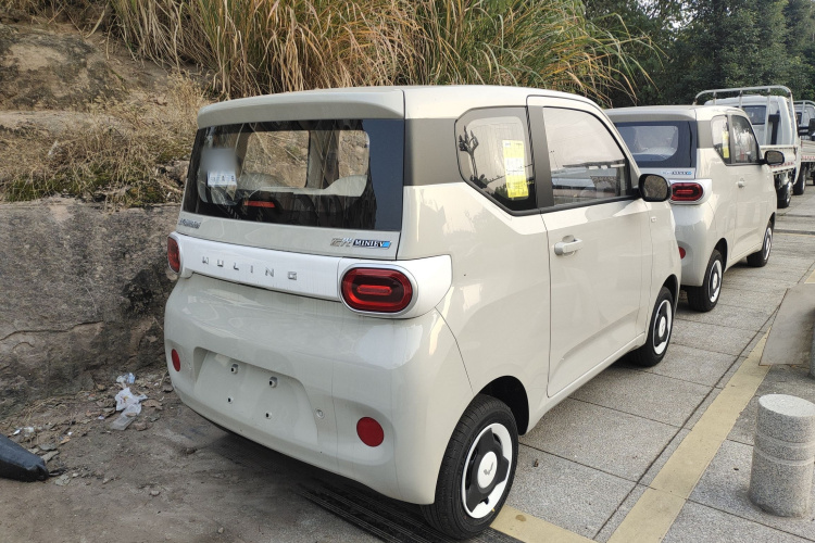 五菱汽车 宏光MINIEV 2024款 第三代 215km 青春版车身外观6005