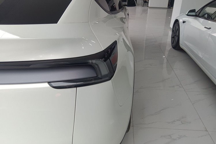 特斯拉 Model Y 2025款 后轮驱动版车身外观6001