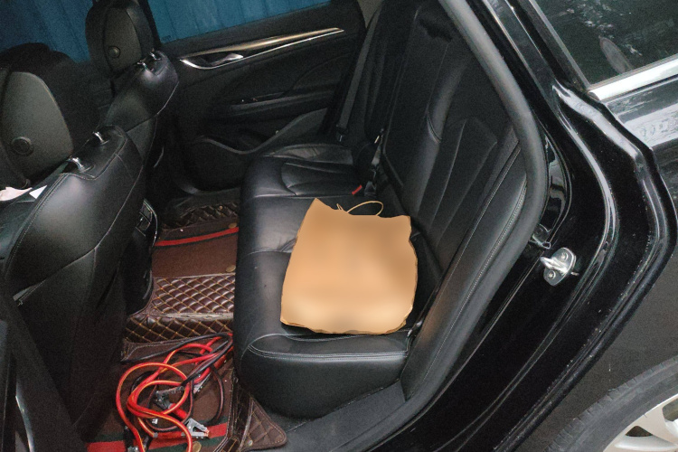 别克 君越 2016款 改款 28T 精英型中控内饰21