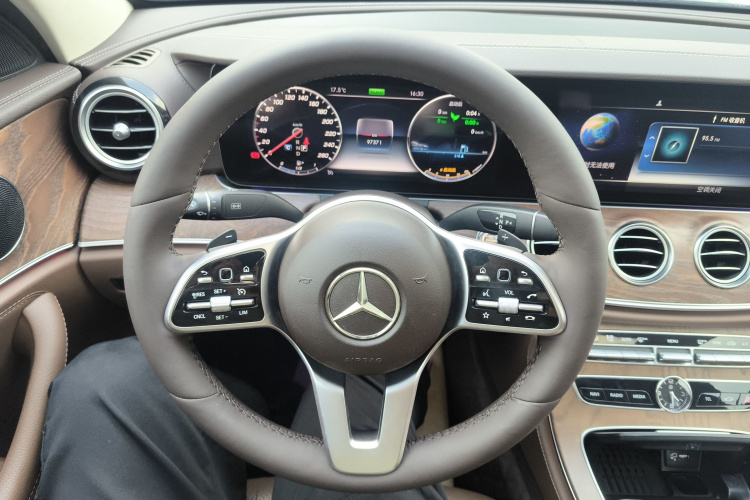奔驰E级 2019款 E 260 L局部细节13