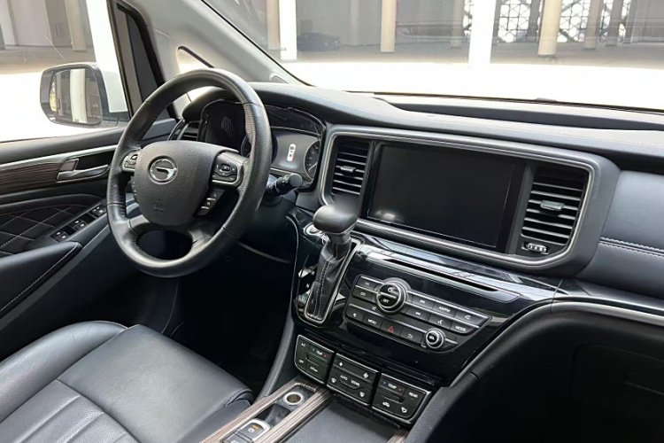 广汽传祺 传祺M8 2020款 领航款 390T 尊享版中控内饰7004