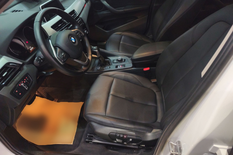 宝马X1 2019款 sDrive18Li 时尚型中控内饰19