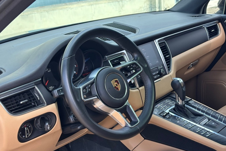 保时捷 2017款  Macan 2.0T中控内饰7003