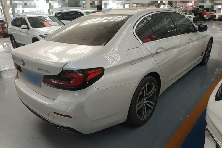 宝马5系 2021款 530Li 领先型 豪华套装车身外观7