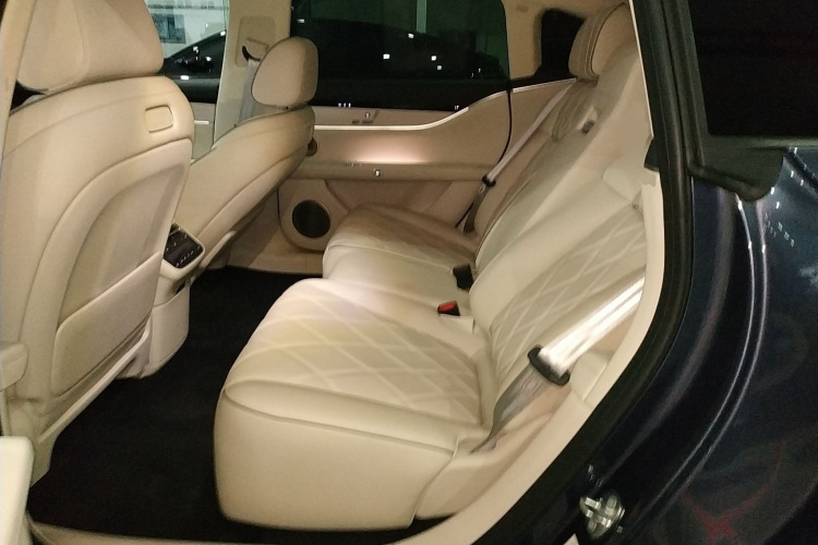 鸿蒙智行 享界S9 2025款 增程 Ultra中控内饰7004