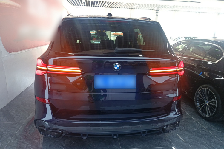 宝马X5 2023款 xDrive 30Li 尊享型M运动曜夜套装车身外观6