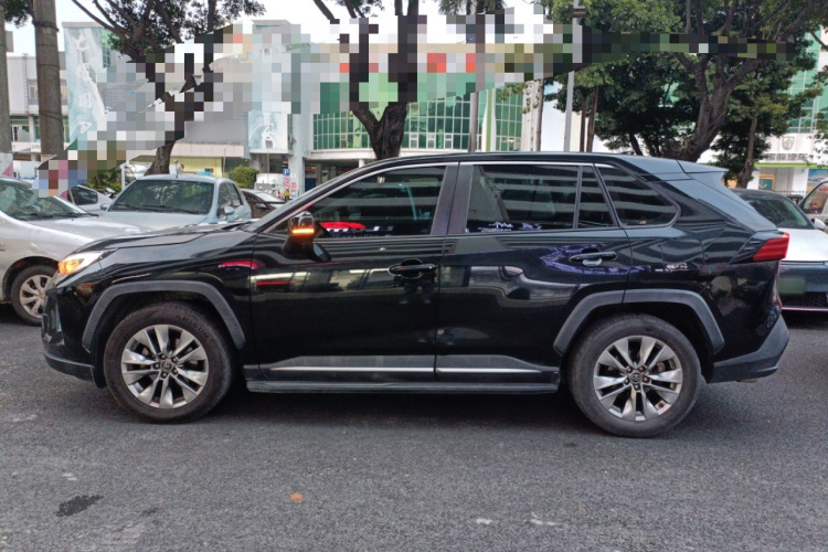 丰田 威兰达 2020款 2.0L CVT两驱豪华版车身外观4