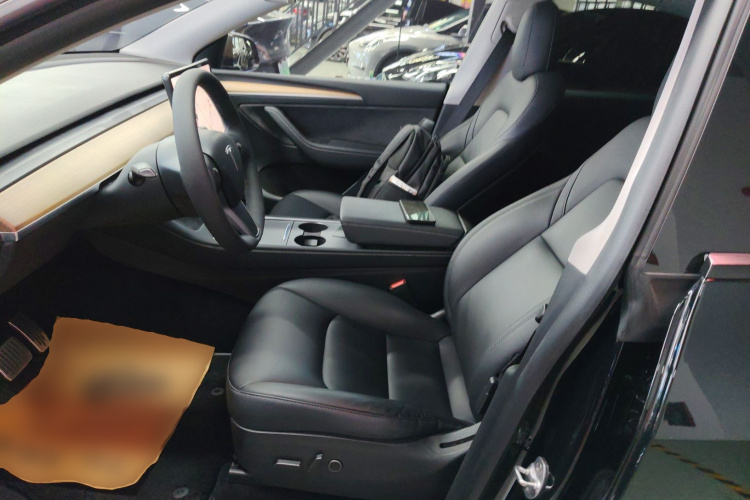 特斯拉 Model Y 2021款 标准续航后驱版中控内饰19