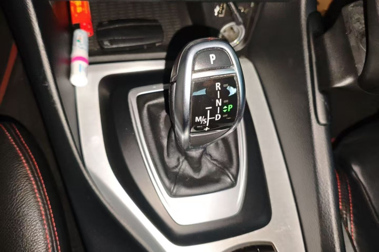 宝马X1 2014款 xDrive20i 运动设计套装局部细节18