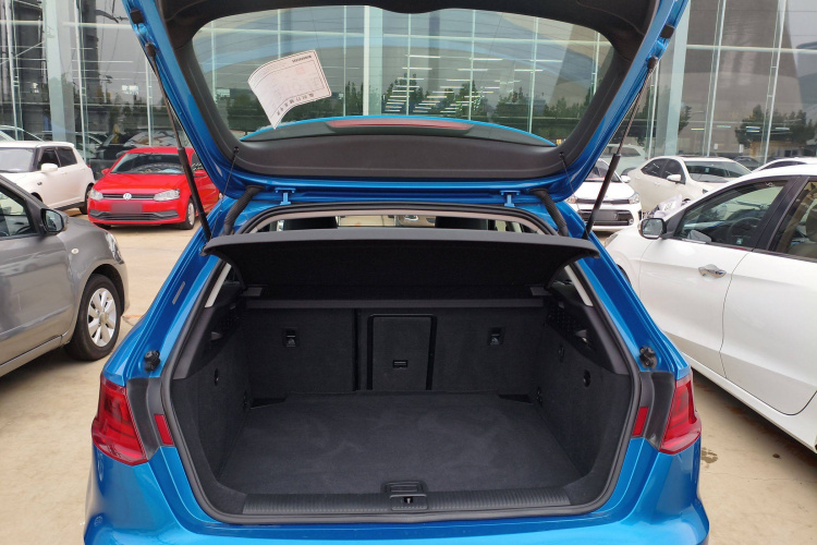 奥迪A3 2015款 Sportback 35 TFSI 百万纪念智领型机舱底盘23